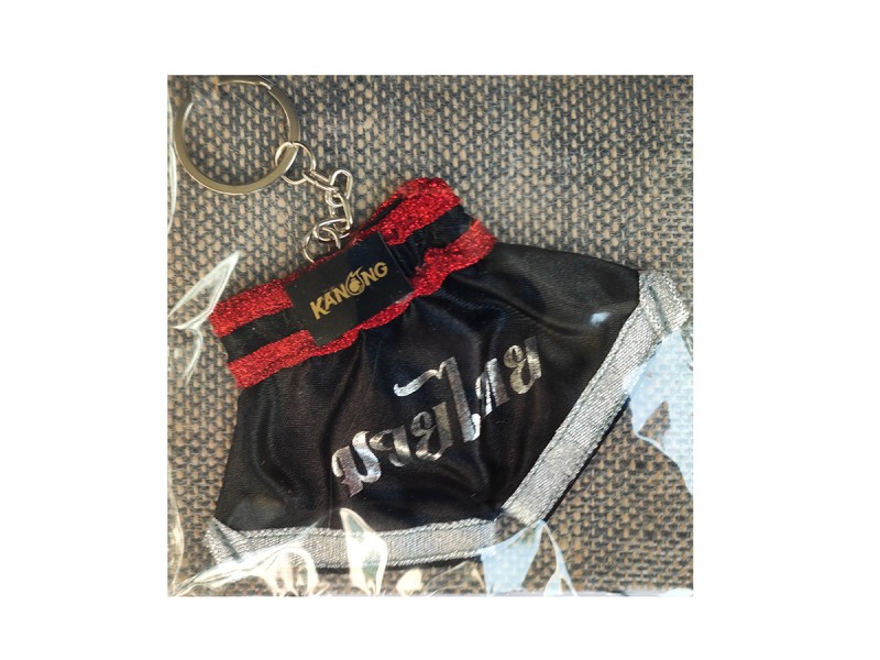 พวงกุญแจ ของที่ระลึกไทย กางเกงมวย : ดำ-เงิน