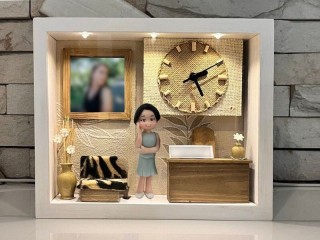 สั่งทำ นาฬิกาไม้ ซื้อของขวัญวันเกิดให้หัวหน้าผู้หญิงต่างชาติ ซื้อของวันวาเลนไทน์ผู้หญิงต่างชาติ : KHACUST-202