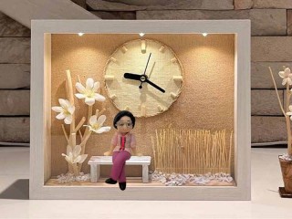 สั่งทำ นาฬิกาไม้ ซื้อของวาเลนไทน์ผู้หญิงต่างชาติ ของขวัญให้น้องผู้หญิงต่างชาติ : KHACUST-228