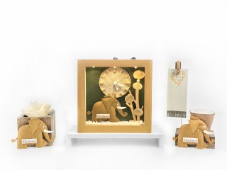 สั่งทำนาฬิกาไม้ทำมือ ของที่ระลึกให้ชาวต่างชาติ ใส่ Logo และข้อความได้  : Gold Elephant