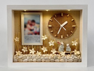 สั่งทำ นาฬิกาไม้ ของที่ระลึกจากไทย ของขวัญบ่าวสาว ของขวัญวันเกิด ใส่รูปและข้อความได้ : รักเธอตลอดไป